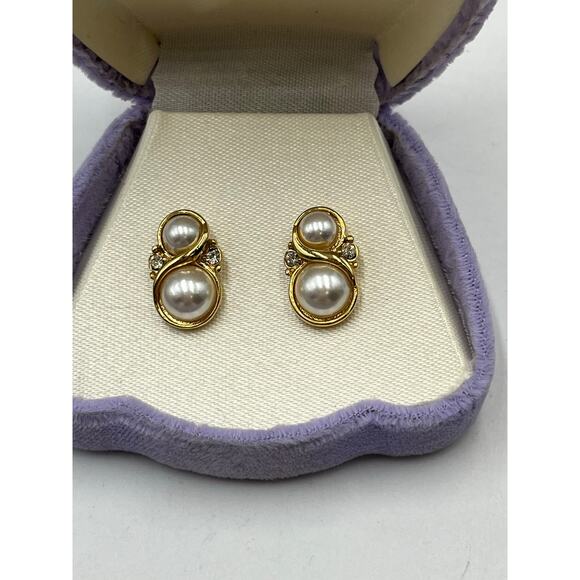 Richelieu Vintage White Faux
Pearl Gold Tone CZ Gold Tone Earrings Gift - Picture 3 of 5
